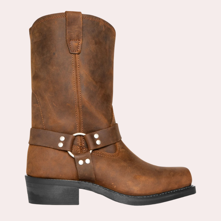 Bottes western homme en cuir vieilli, santiag marron à tige haute et bout arrondi pour un look cowboy authentique.