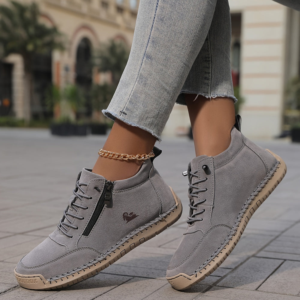 Bottines femme à lacets et zip, tendance, pratiques pour un enfilage facile au quotidien.