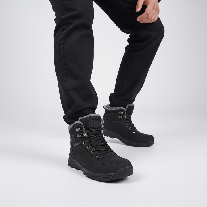 Chaussures d'hiver pour hommes, assurant chaleur et sécurité avec leur semelle antidérapante. Idéales contre le froid.