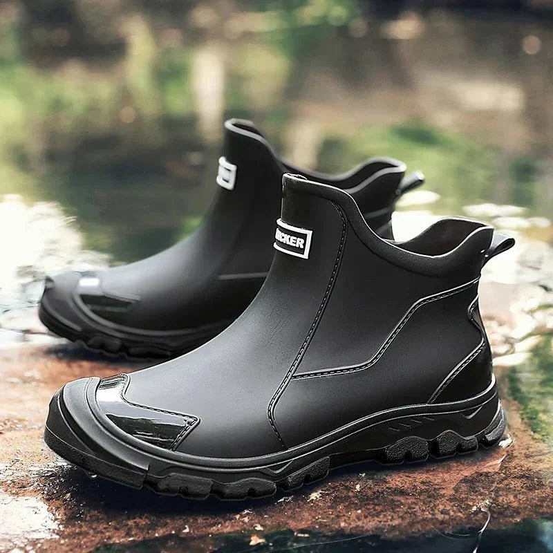 Chaussures d'extérieur robustes pour homme, idéales pour la randonnée, imperméables et offrant une adhérence optimale.