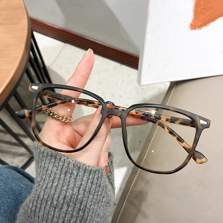 Protégez vos yeux du digital avec ces lunettes de myopie unisexes élégantes anti-lumière bleue.