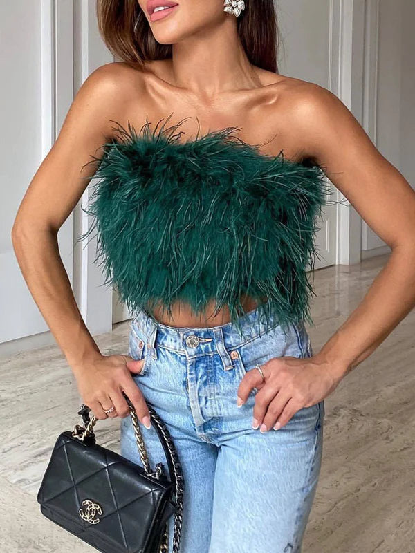 Top bandeau femme estival, design boho unique avec ornements de plumes, confort et tendance garantis.