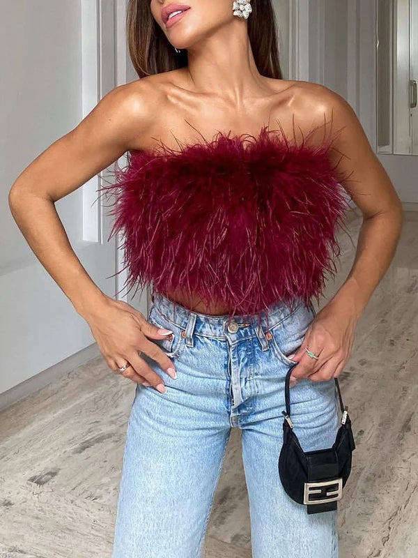 Top bandeau femme, style boho chic avec plumes, tendance pour l'été, les festivals et la plage.