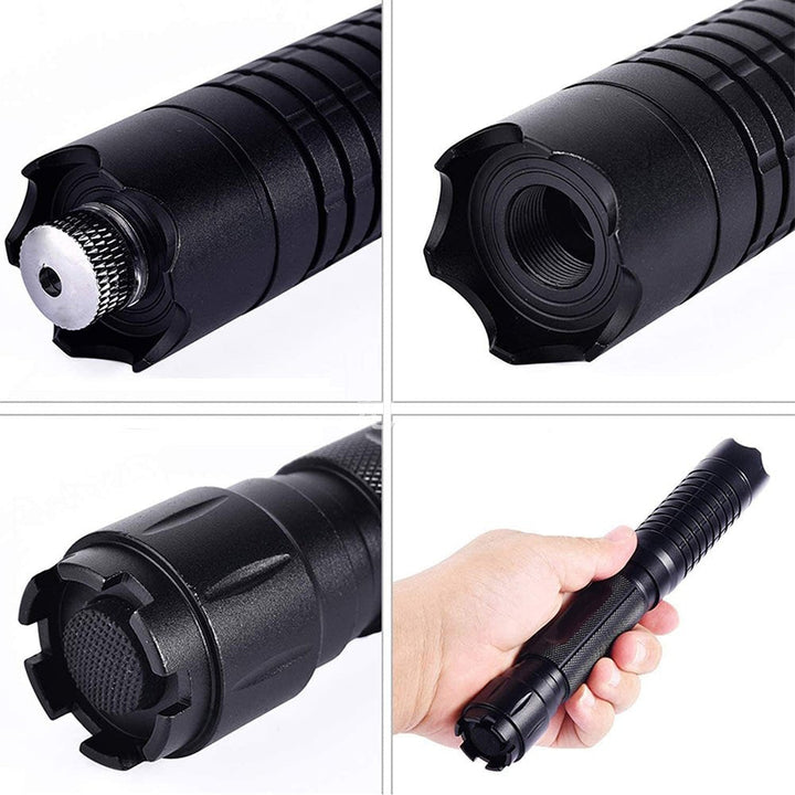 Faisceau laser bleu intense d'une torche tactique de survie, éclairage puissant pour l'extérieur.