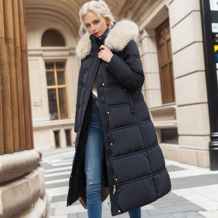 Capuche du manteau d'hiver Elivia pour femme, ajout chic et protection thermique essentielle.