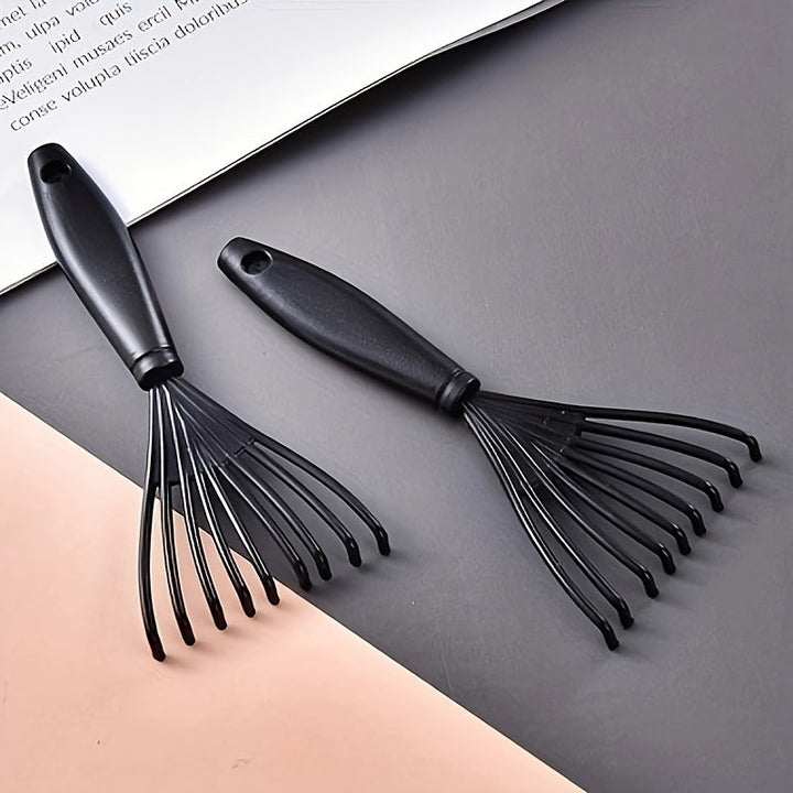 Nettoyeur de peigne et brosse à cheveux, accessoire de beauté compact. Entretien facile et rapide de vos outils.