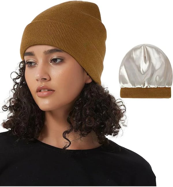 Bonnet d'hiver femme chaud en laine, doublure en soie anti-frisottis pour protection des cheveux.