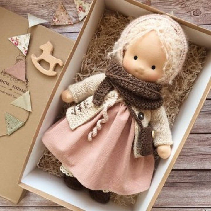 Marionnette à main pour enfants, un outil pédagogique pour l'imagination et l'apprentissage.