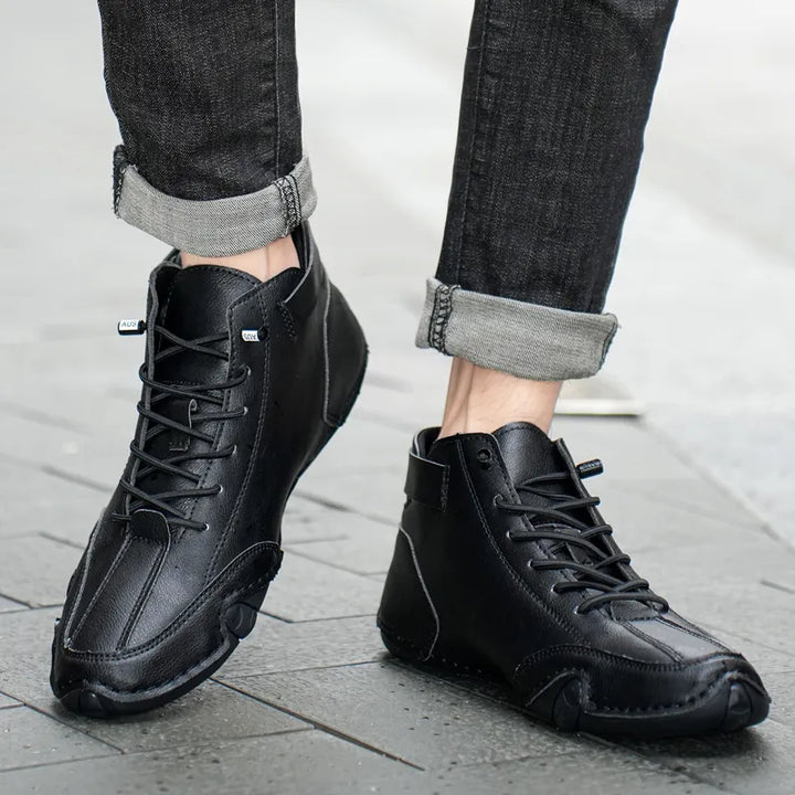 Chaussures homme artisanales, imperméables et confortables pour tout temps.