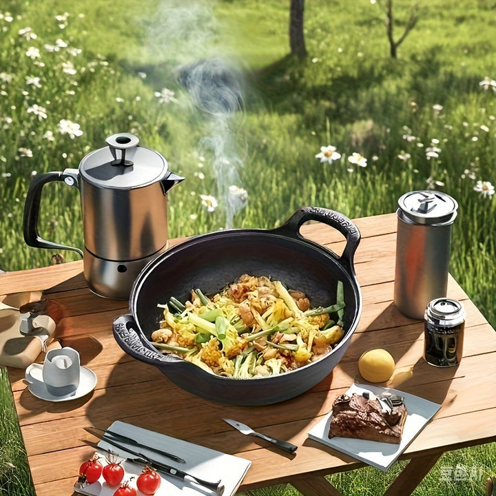 Poêle compacte en fonte, parfaite pour l'extérieur, camping et randonnée. Facile à transporter.
