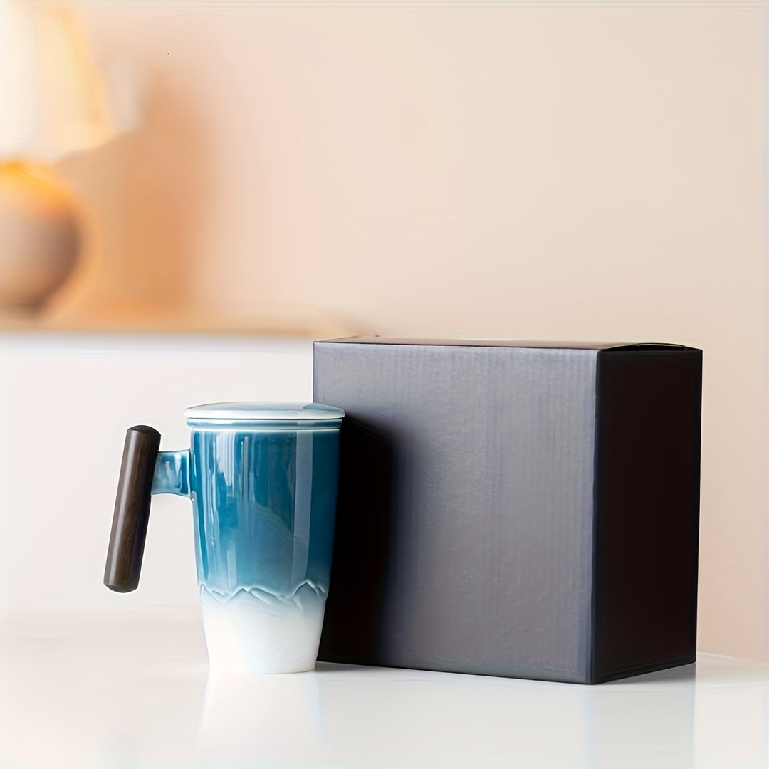 Tasse à thé en céramique texturée, faite main, avec filtre pour une infusion parfaite de vos herbes.