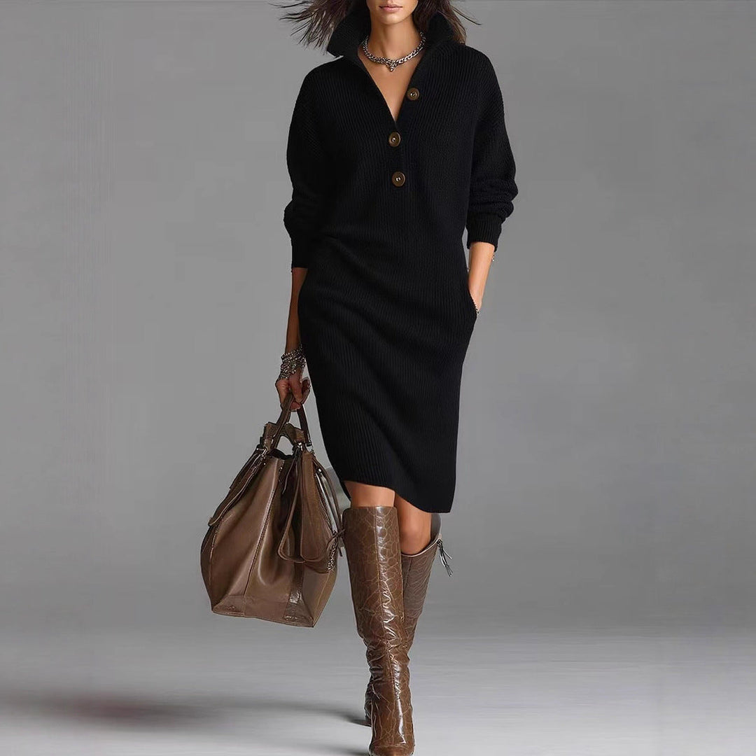 Magnifique robe pull femme, col montant avec boutons, manches longues. Confortable et chic.