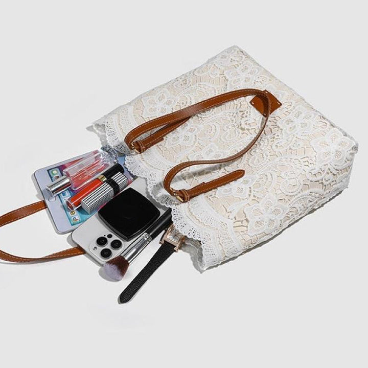 Sac à main vintage blanc en dentelle pour femme, design romantique et élégant, parfait pour le quotidien.