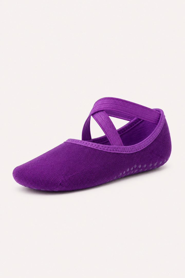 Chaussettes de yoga femme élégantes et antidérapantes, parfaites pour le pilates et les activités fitness.