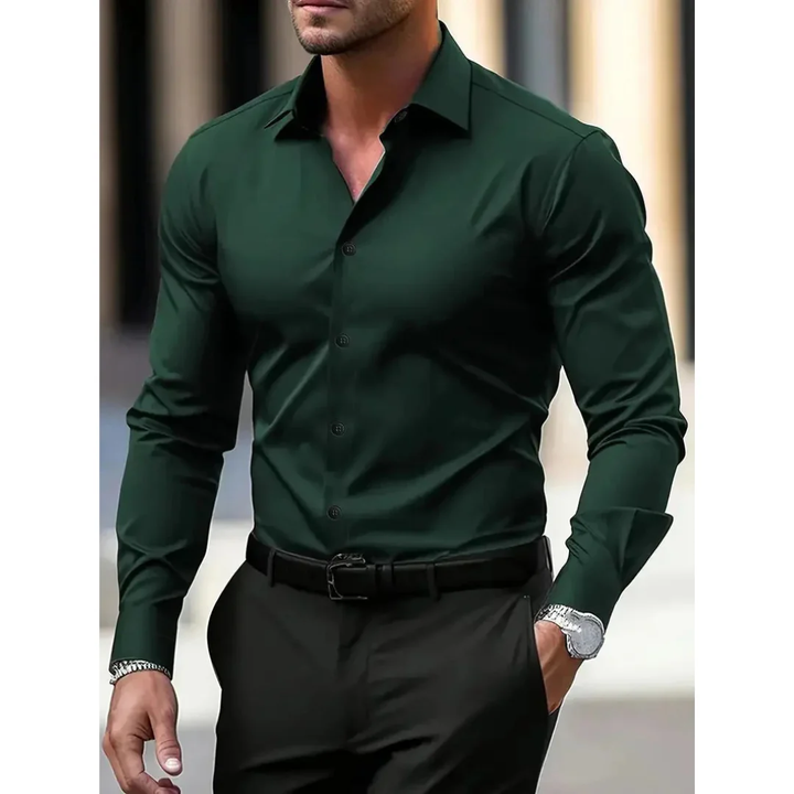 Chemise homme slim fit élégante, col classique, manches longues. Parfaite pour un look formel ou casual chic.