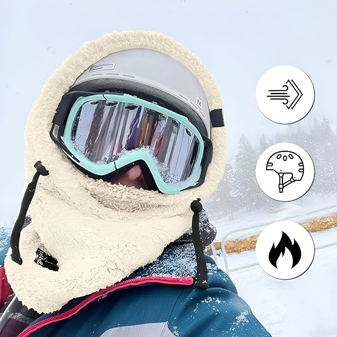 Capuche hivernale adaptable, offrant une protection supérieure contre le froid, le vent et la neige.