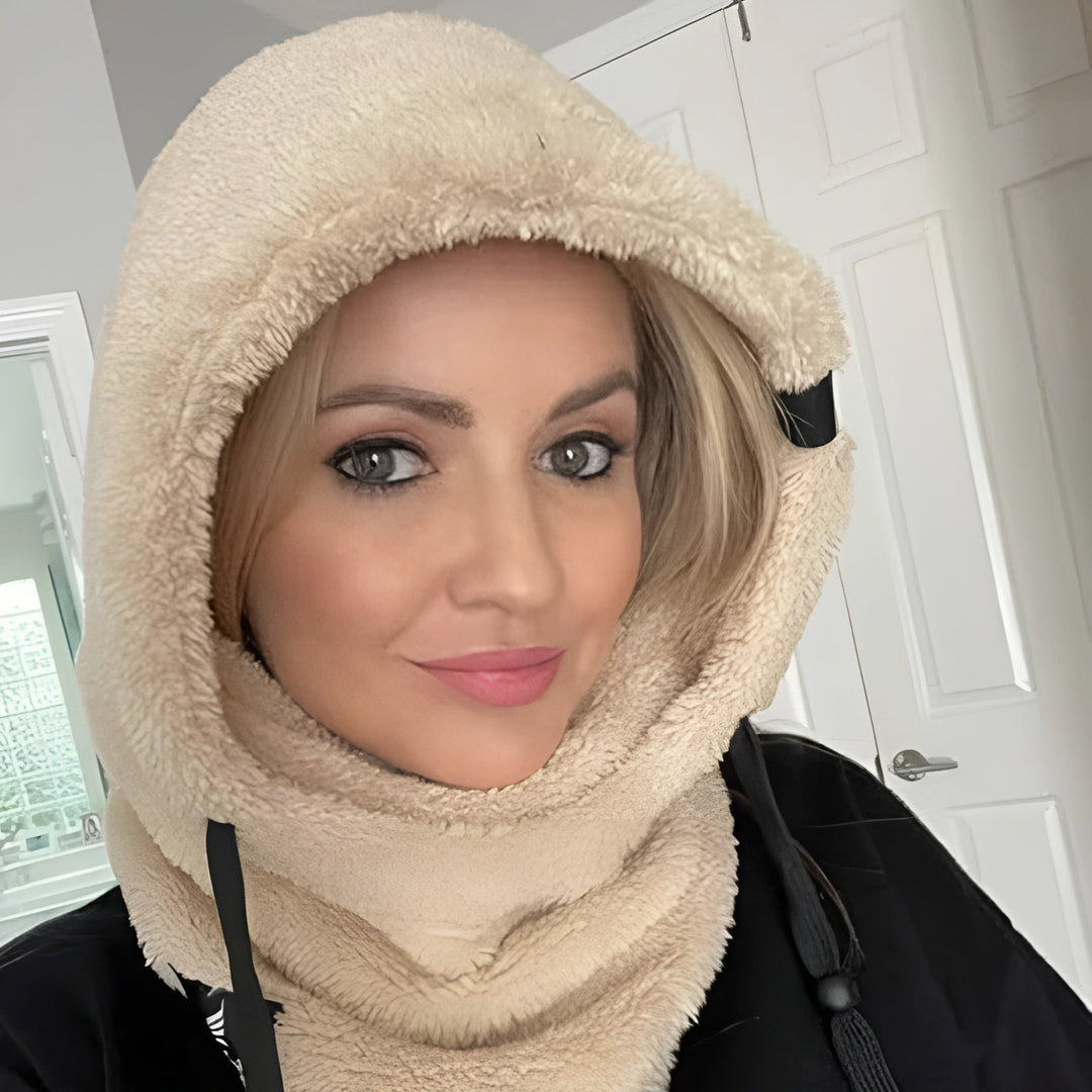 Cache-cou et capuche 2-en-1, un accessoire chaud et pratique pour toutes vos aventures hivernales.