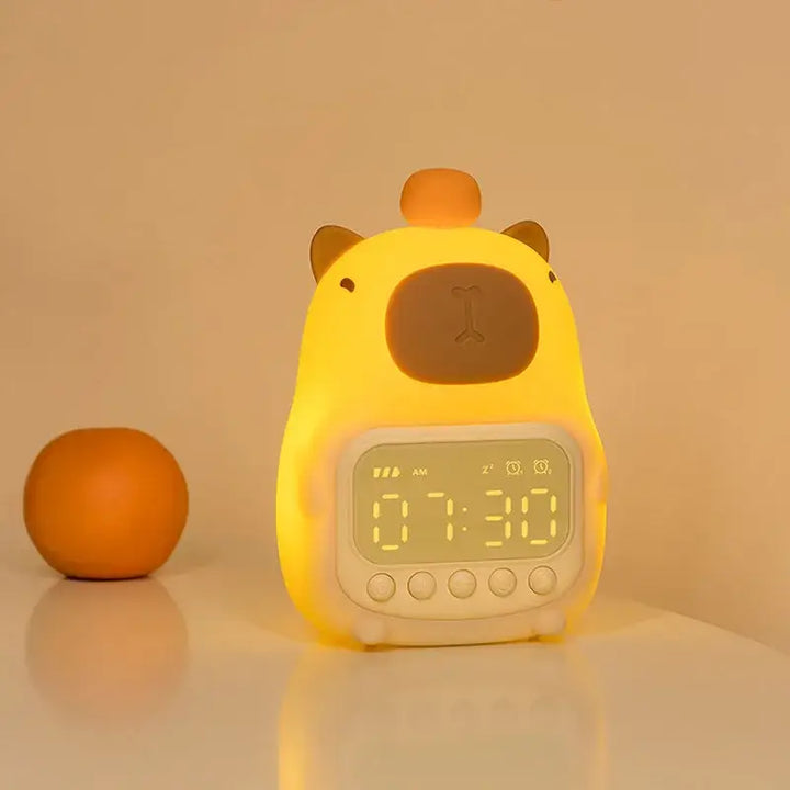 Réveil Capybara LED numérique mignon, idéal pour chambre d'enfant, avec affichage lumineux et design décoratif.