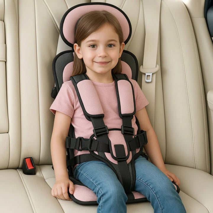 Siège auto rehausseur portable polyvalent, sécurité enfant pour toutes les voitures de famille.