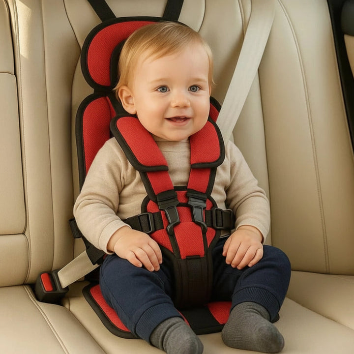 Siège auto enfant portable léger et compact, idéal pour les longs voyages en famille.