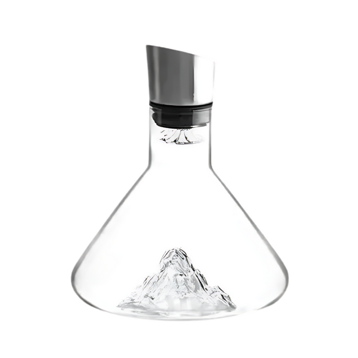 Accessoire vin premium: carafe en cristal sans plomb pour aérer, filtrer et révéler les arômes du vin. Dégustation.