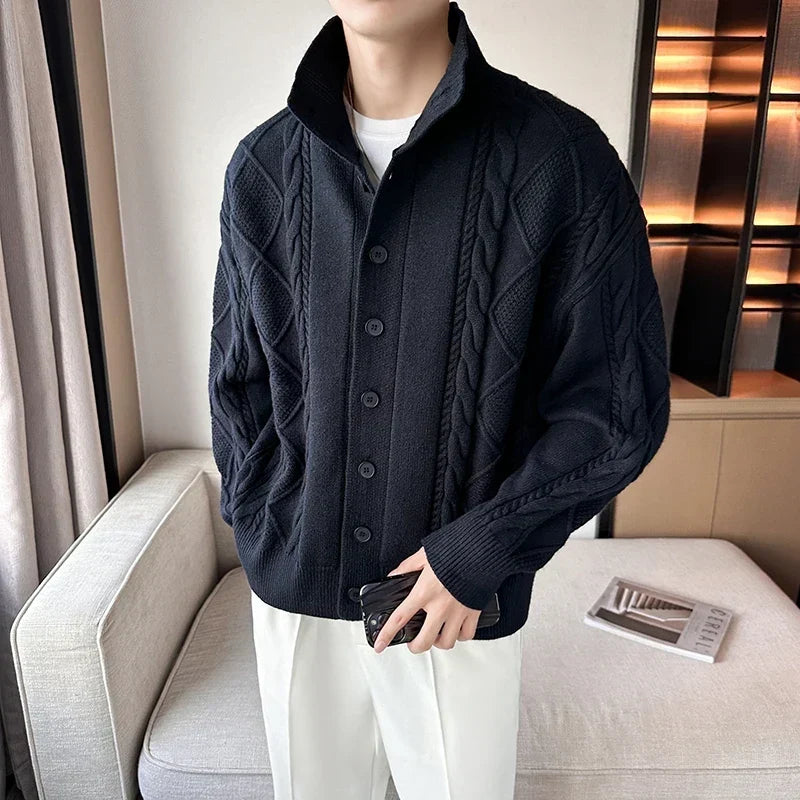 Cardigan homme chaud et épais en tricot torsadé. Vêtement essentiel pour l'hiver et l'automne, boutons.