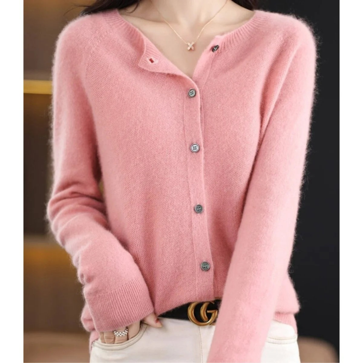 Cardigan élégant pour femme avec col rond et détails boutons, style chic décontracté.