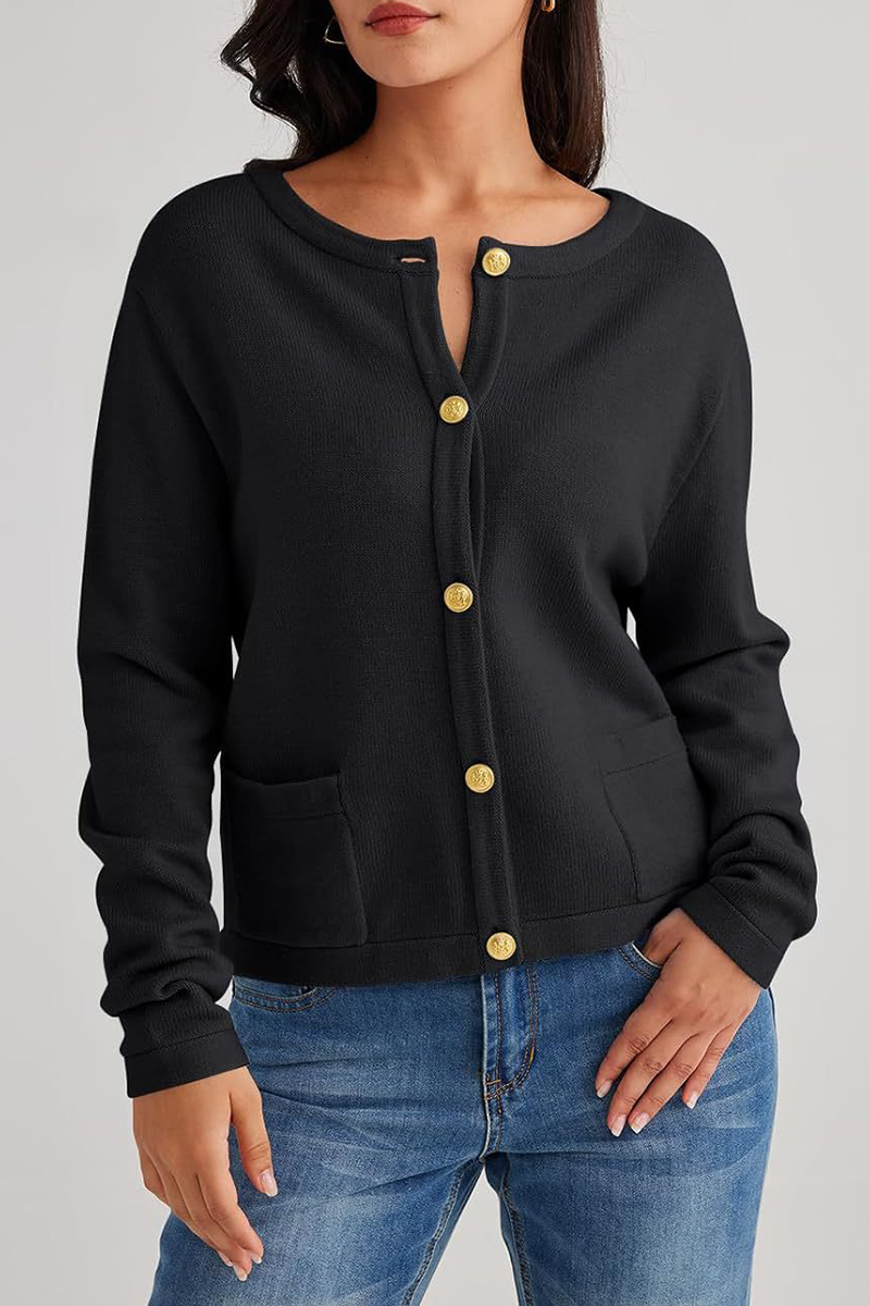 Cardigan Sorelia femme. Détails: col rond, rangée de boutons, poches. Style chic et élégant.