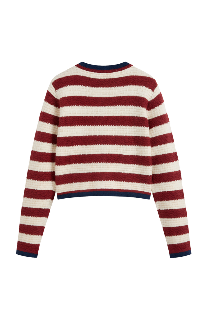 Pull cardigan femme à rayures, avec de jolis boutons métalliques. Vêtement élégant et confortable pour la saison automnale.