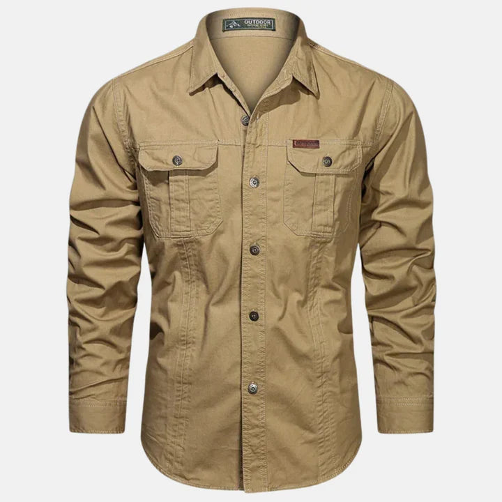 Chemise cargo homme offrant confort et style. Idéale pour un look casual chic ou streetwear. Vêtement homme tendance.