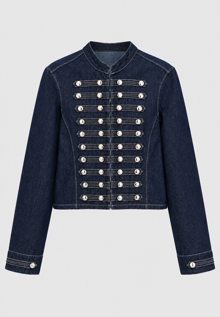 Veste jean femme courte et cintrée avec col mao, look élégant et décontracté, parfait pour toute saison.