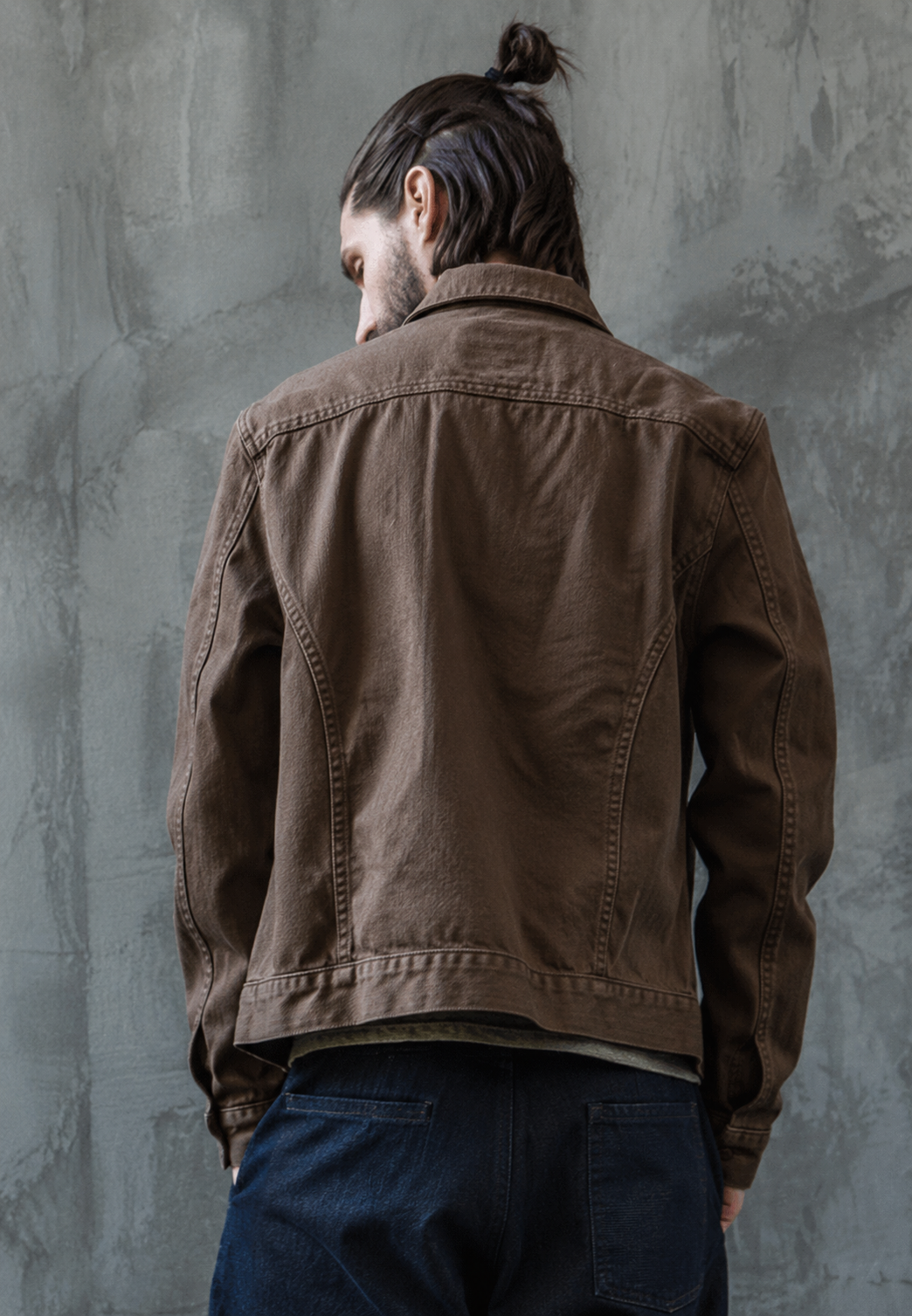 Veste délavée homme style vintage, multi-poches. Parfaite comme surchemise pour un look utilitaire et décontracté.