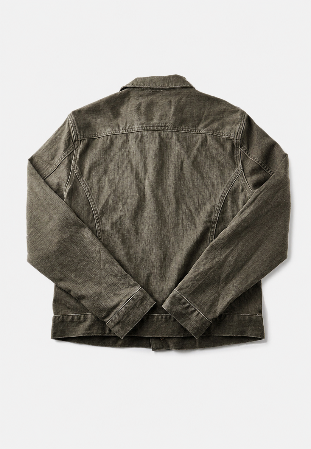 Veste de travail homme délavée. Style vintage utilitaire. Surchemise multi-poches pour look mode masculine décontracté.