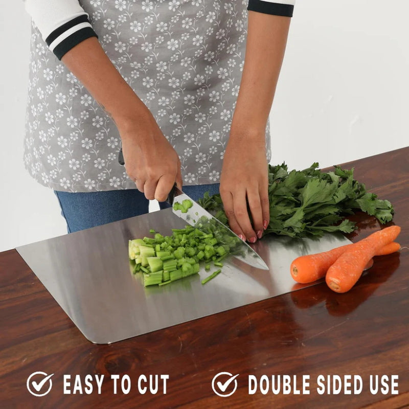 Planche à découper multi-usage, parfaite pour la préparation et le service de vos plats. Accessoire durable.