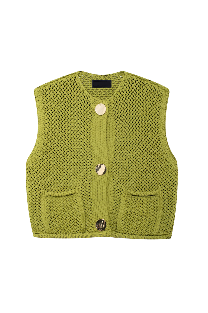 Gilet femme confortable en maille épaisse tricotée verte. Pièce essentielle sans manches pour l'hiver.