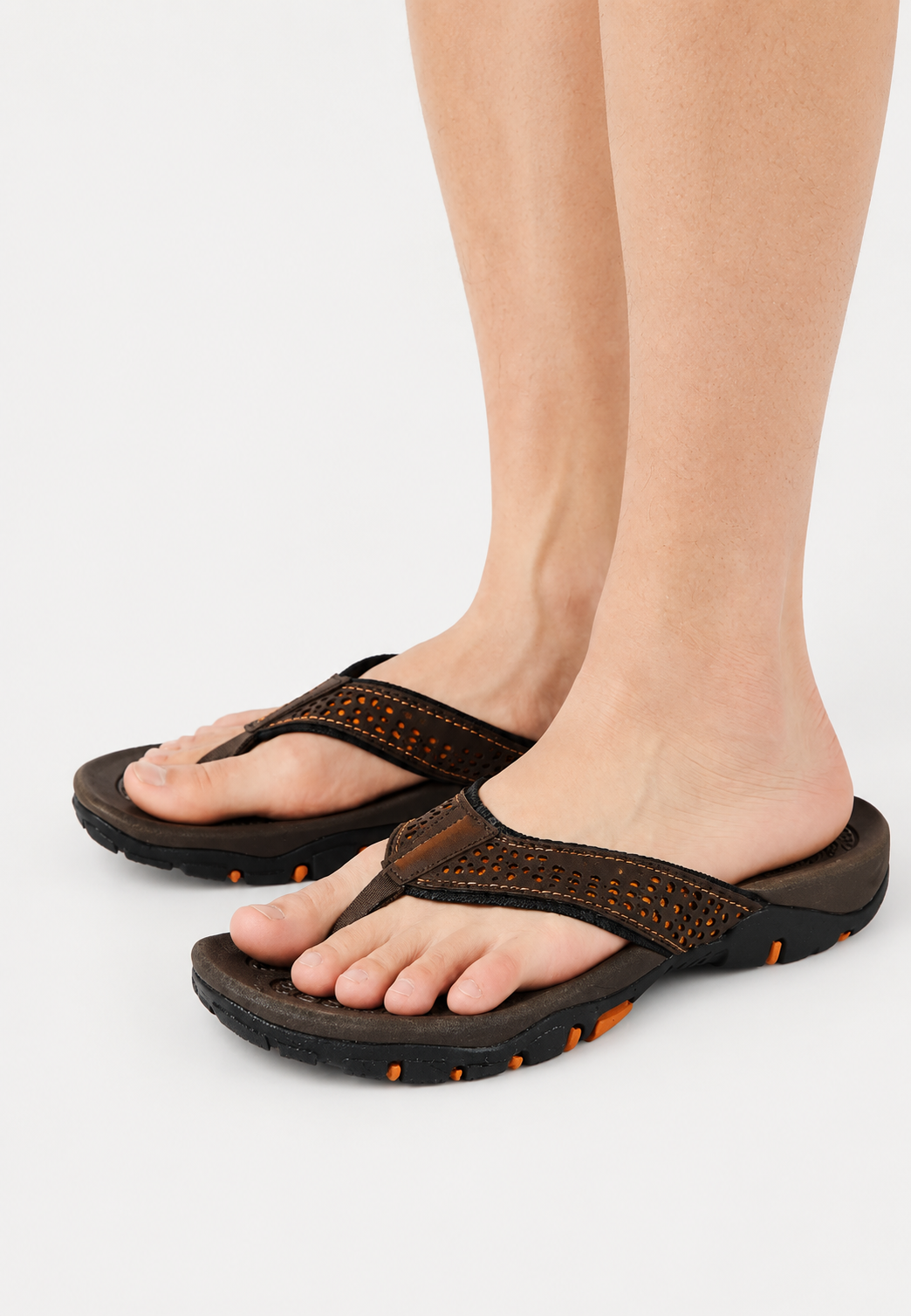 Tongs homme antidérapantes confortables, idéales pour l'été, la plage et la marche décontractée.