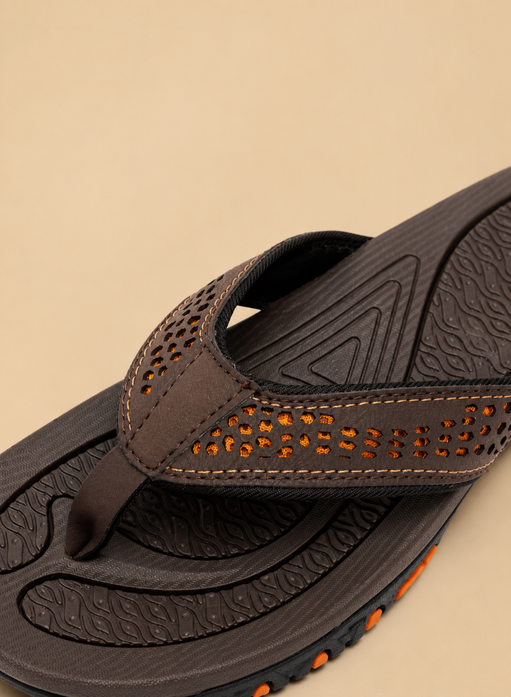 Tongs d'été homme ultra-confortables, idéales pour la marche et les loisirs en toute saison chaude.