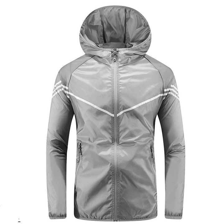 Veste homme légère avec capuche, offrant protection imperméable et coupe-vent pour toute saison urbaine.