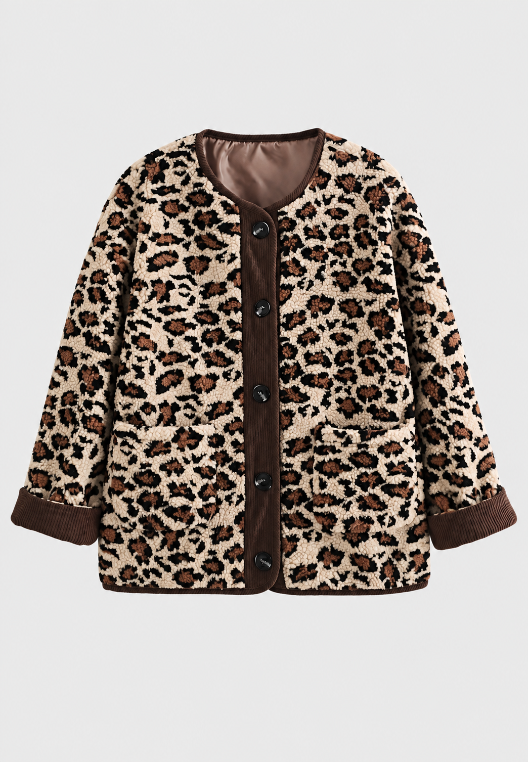 Veste femme tendance imprimé léopard pour look chic et moderne. Idéale nouvelle collection vêtement féminin.