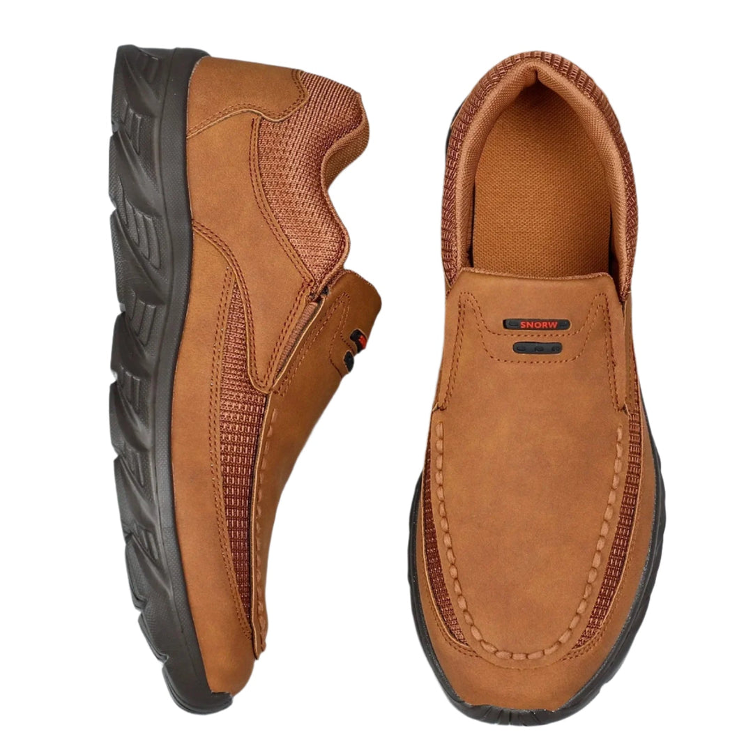 Chaussures homme à enfiler marron, décontractées et confortables pour usage quotidien.