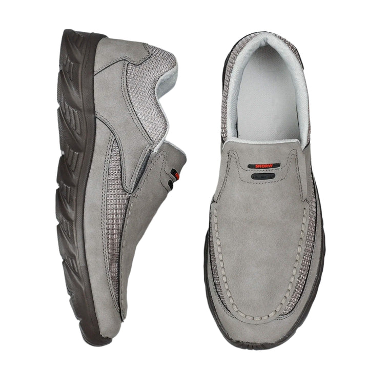 Chaussures décontractées homme grises, faciles à enfiler, idéales pour un confort toute la journée.