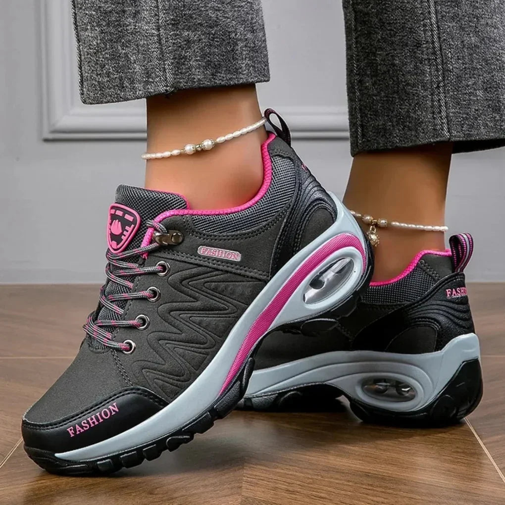 Chaussures de randonnée femme imperméables et colorées, idéales pour le trekking et la marche en extérieur.