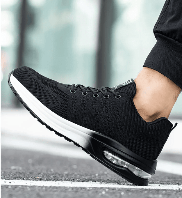 Chaussures de sécurité légères pour femme, offrant confort et protection optimale au travail.