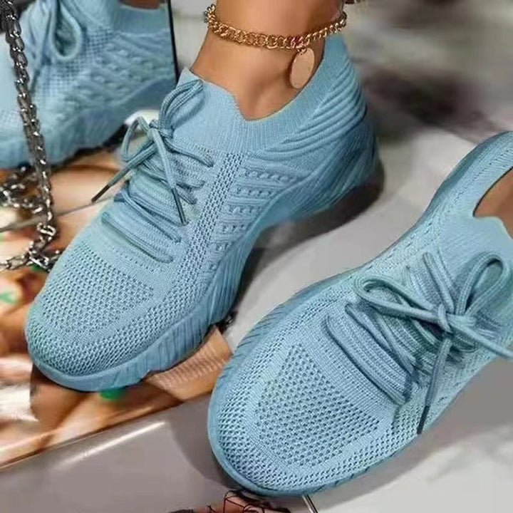 Sneakers orthopédiques femme légères, idéales pour la marche et le quotidien avec amorti optimal.
