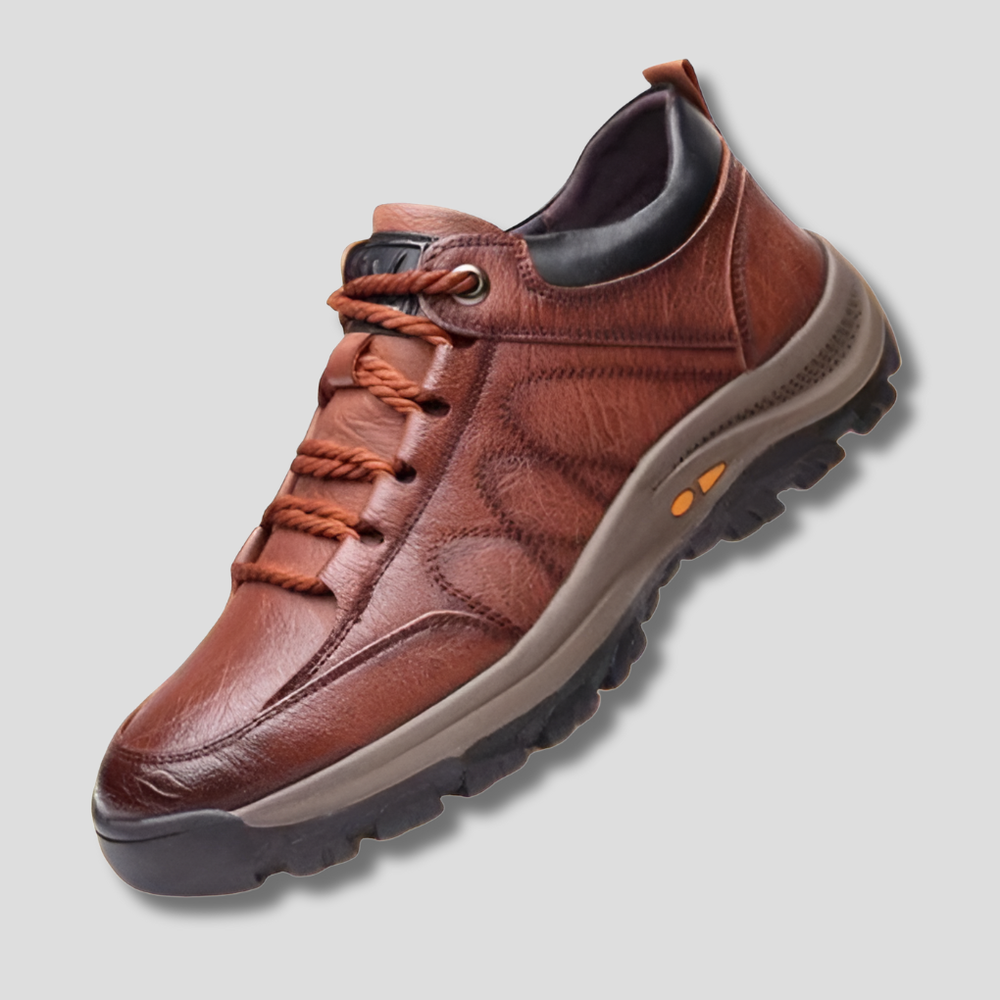 Chaussures homme marron élégantes et résistantes à l'eau, avec soutien stable pour l'équilibre et le confort au quotidien.