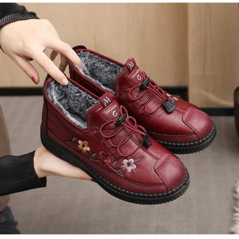 Chaussons douillets et chauds pour femmes, imprimé fleuri délicat, offrent un confort supérieur.