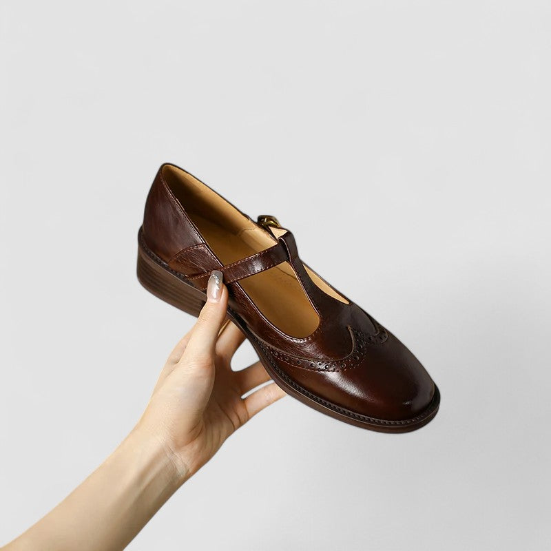 Style quotidien avec ces chaussures Mary Jane femme, élégantes et pratiques pour un look sans effort.