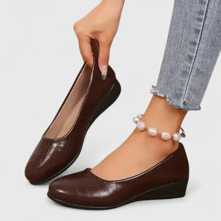 Chaussures orthopédiques confortables pour femmes, antidérapantes, idéales pour la douleur au pied.