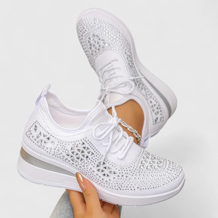 Élégantes chaussures femme compensées à strass pour un confort orthopédique et une respirabilité optimale.