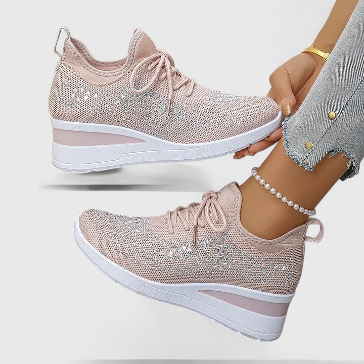 Chaussures femme mode compensées orthopédiques avec strass, pour un pas élégant et soutenu.